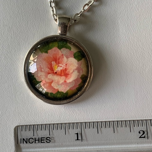 Necklace pink flower - Picture 7 of 8